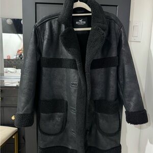 Hollister sherpa coat